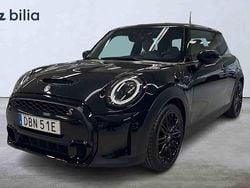 Svart Begagnad 2024 Mini Cooper S Halvkombi | 289 900 kr (Marknadspris)