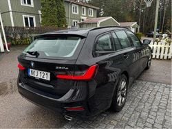 Svart Begagnad 2021 BMW 330e Kombi | 289 900 kr (Bra pris)