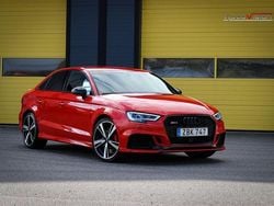 Röd Begagnad 2018 Audi RS3 Comfort Halvkombi | 449 900 kr (Marknadspris)