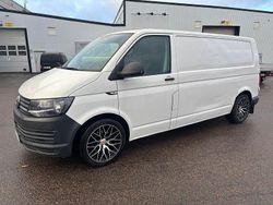 Vit Begagnad 2018 VW T6 Van | 89 999 kr (Marknadspris)