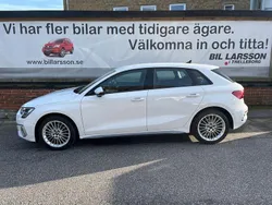 Vit Begagnad 2023 Audi A3 Sportback Comfort Halvkombi | 227 000 kr (Marknadspris)