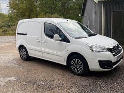 Begagnad 2017 Peugeot Partner Minibuss | 83 000 kr (Bra pris)