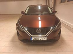 Röd Begagnad 2024 Nissan Qashqai SUV | 329 900 kr (Marknadspris)