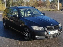 Svart Begagnad 2009 BMW 330 Comfort Edition Kombi | 105 000 kr (Marknadspris)