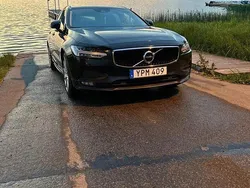 Svart Begagnad 2019 Volvo V90 Momentum Kombi | 230 000 kr (Marknadspris)