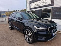 Svart Begagnad 2018 Volvo XC40 Momentum SUV | 239 900 kr (Marknadspris)