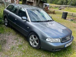Grå Begagnad 2001 Audi A4 Kombi | 9 000 kr (Superpris)