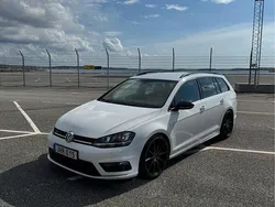 Vit Begagnad 2015 VW Golf VII R-line Kombi | 140 000 kr (Marknadspris)