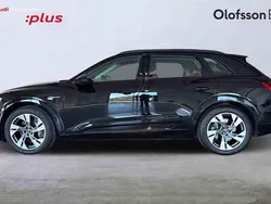 Svart Begagnad 2022 Audi e-tron SUV | 389 000 kr (Bra pris)