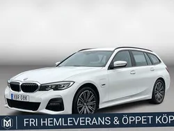 Vit Begagnad 2022 BMW 330e M Sport Kombi | 344 900 kr (Marknadspris)
