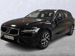 Svart Begagnad 2020 Volvo V60 Momentum Kombi | 254 900 kr (Marknadspris)