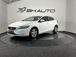 Vit Begagnad 2016 Volvo V40 Kinetic Kombi | 109 900 kr (Marknadspris)