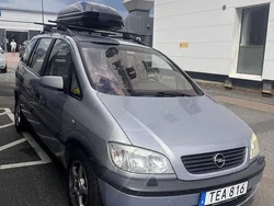 Grå Begagnad 2002 Opel Zafira Minibuss | 19 500 kr