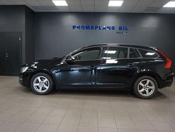 Svart Begagnad 2017 Volvo V60 Kinetic Kombi | 139 500 kr (Marknadspris)