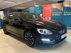 Svart Begagnad 2016 Volvo V60 Kombi | 139 900 kr (Marknadspris)