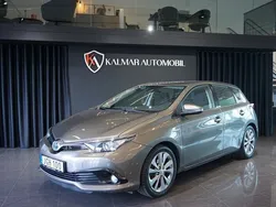 Mörkgrå Begagnad 2017 Toyota Auris Hybrid Active Halvkombi | 134 900 kr (Marknadspris)