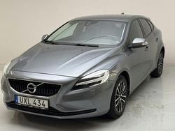 Grå Begagnad 2018 Volvo V40 Business Edition Kombi | 147 800 kr (Superpris)