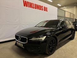 Svart Begagnad 2019 Volvo V60 Momentum Kombi | 209 900 kr (Marknadspris)
