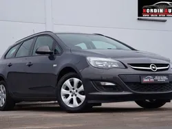 Grå Begagnad 2015 Opel Astra Kombi | 89 900 kr (Marknadspris)