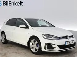 Vit Begagnad 2020 VW Golf VIII GTE Halvkombi | 204 800 kr (Bra pris)