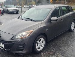 Grå Begagnad 2010 Mazda 3 Inclusive Halvkombi | 49 900 kr (Marknadspris)
