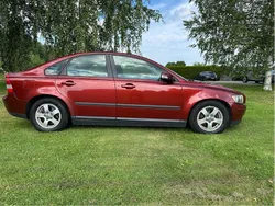 Röd Begagnad 2007 Volvo S40 Kinetic Sedan | 19 500 kr (Superpris)