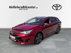 Röd Begagnad 2016 Toyota Avensis Kombi | 199 500 kr (Lite dyr)