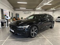 Svart Begagnad 2018 Volvo V60 R-Design Kombi | 319 900 kr (Marknadspris)