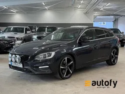 Grå Begagnad 2015 Volvo V60 R-Design Kombi | 159 800 kr (Lite dyr)