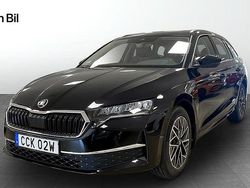 Svart (black magic pärleffekt me) Begagnad 2024 Skoda Octavia Selection Kombi | 329 900 kr (Marknadspris)