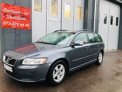 Grå Begagnad 2011 Volvo V50 Kinetic Kombi | 49 900 kr (Marknadspris)