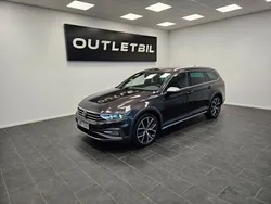 Mörkgrå Begagnad 2022 VW Passat Alltrack Executive Kombi | 309 000 kr (Marknadspris)