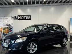 Blå Begagnad 2012 Volvo V60 Momentum Kombi | 74 900 kr (Marknadspris)