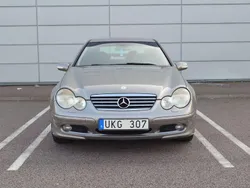 Silver Begagnad 2004 Mercedes C200 Sportkupé | 60 000 kr (Marknadspris)