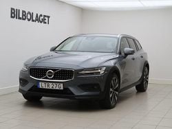 Grå Begagnad 2024 Volvo V60 CC Plus Kombi | 429 800 kr (Bra pris)