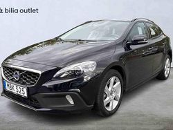 Svart Begagnad 2016 Volvo V40 CC Kombi | 179 899 kr (Marknadspris)