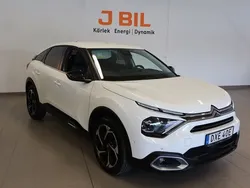 Vit Begagnad 2023 Citroën C4 Shine Halvkombi | 224 900 kr (Marknadspris)