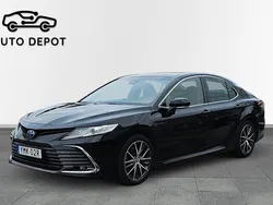 Svart Begagnad 2021 Toyota Camry Hybrid Executive Sedan | 229 000 kr (Dyr)
