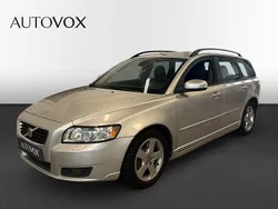 Ljusgrå Begagnad 2009 Volvo V50 Momentum Kombi | 54 900 kr (Marknadspris)