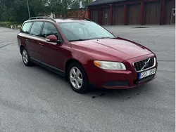Röd Begagnad 2008 Volvo V70 Kinetic Kombi | 49 900 kr (Marknadspris)