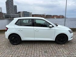 Vit Begagnad 2016 Skoda Fabia Style Halvkombi | 89 900 kr (Marknadspris)