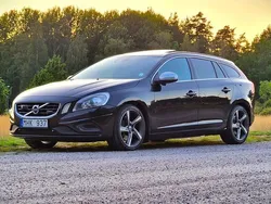 Svart Begagnad 2012 Volvo V60 R-Design Kombi | 145 000 kr (Bra pris)