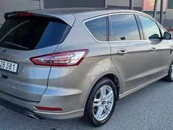 Grå Begagnad 2017 Ford S-MAX Business Edition Minibuss | 199 900 kr (Bra pris)