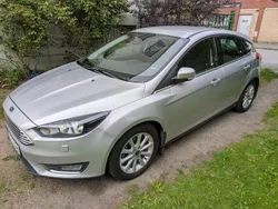Grå Begagnad 2018 Ford Focus Titanium Halvkombi | 117 000 kr (Superpris)