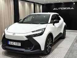 Vit Begagnad 2023 Toyota C-HR Style SUV | 284 900 kr