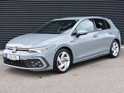 Grå Begagnad 2022 VW Golf VIII GTI Halvkombi | 329 900 kr (Marknadspris)