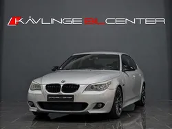 Ljusgrå (grå) Begagnad 2010 BMW 520 M Sport Sedan | 89 900 kr (Marknadspris)