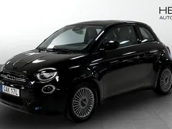 Svart (black) Begagnad 2022 Fiat 500e Icon Halvkombi | 229 900 kr