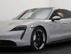 Grå Begagnad 2021 Porsche Taycan Sedan | 649 000 kr