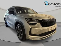 Silver Ny 2025 Skoda Kodiaq SportLine SUV | 556 800 kr (Dyr)